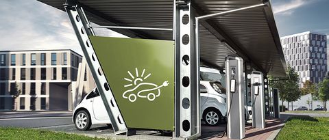 Parkplatz mit E-Autos unter einem PV-Carport Modellansicht eines Parkplatz mit E-Autos, die an Ladestationen mit Strom betankt werden unter einem PV-Carport