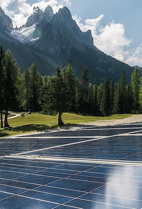 Ökologisch umweltfreundliche grüne Energie aus nachhaltiger Entwicklung des Solarkraftwerks im Schwarzwald