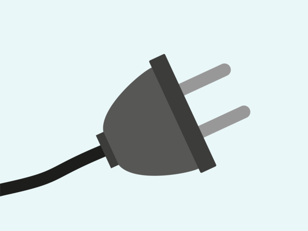 Ein Bild eines Stromsteckers mit Kabel. Energiesparend ist es, wenn abends oder wenn nicht benötigt, die elektrischen Geräte vom Strom genommen werden. Auch die Nutzung einer Steckdosenleiste mit Ein-und Ausschalter ist empfehlenswert.